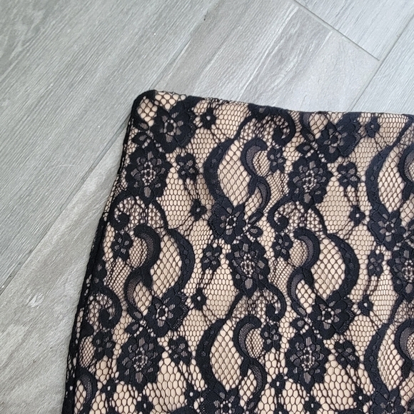 NWT New York & Co Black and Tan Lace Skirt 8 - Picture 2 of 10